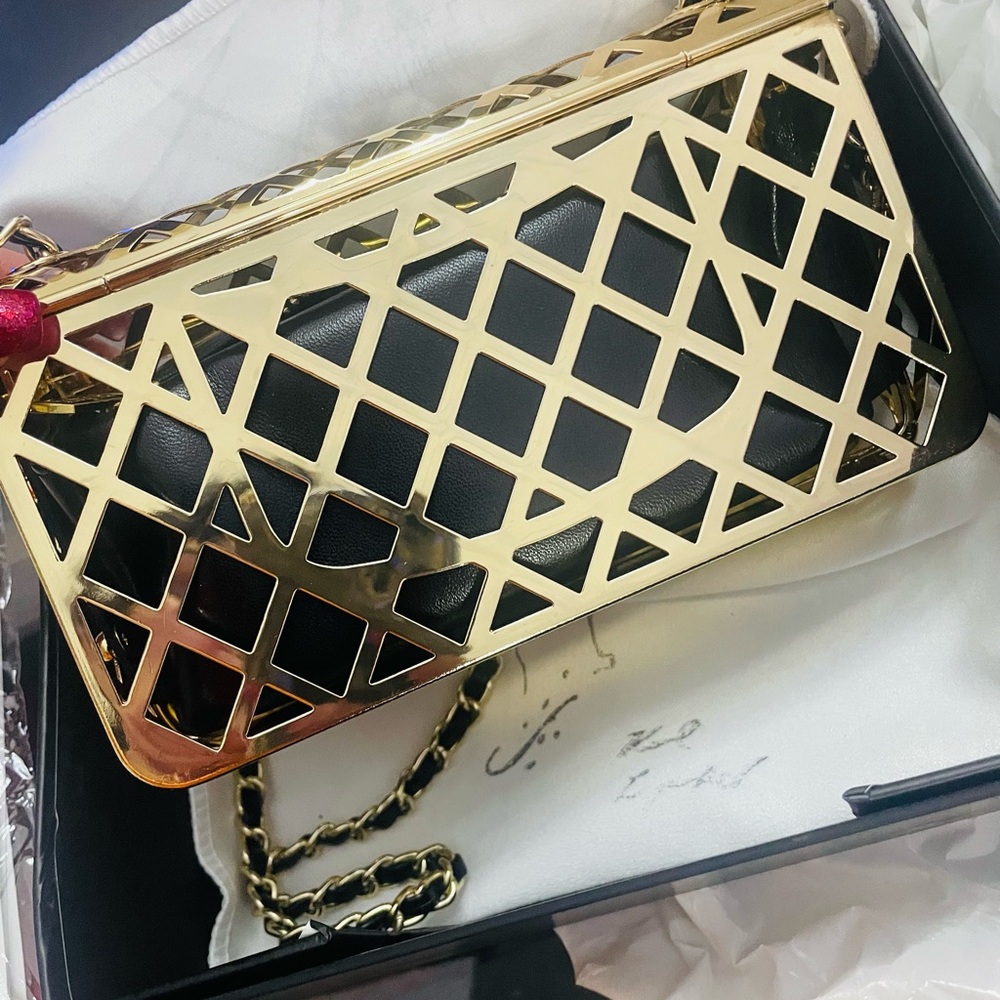 🖤💛 Chanel Black and Gold metal cage Crossbody Bag - Picture 6 of 15